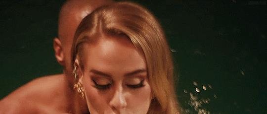 mv|Adele 最近发布了《I Drink Wine》的MV，男主真好看