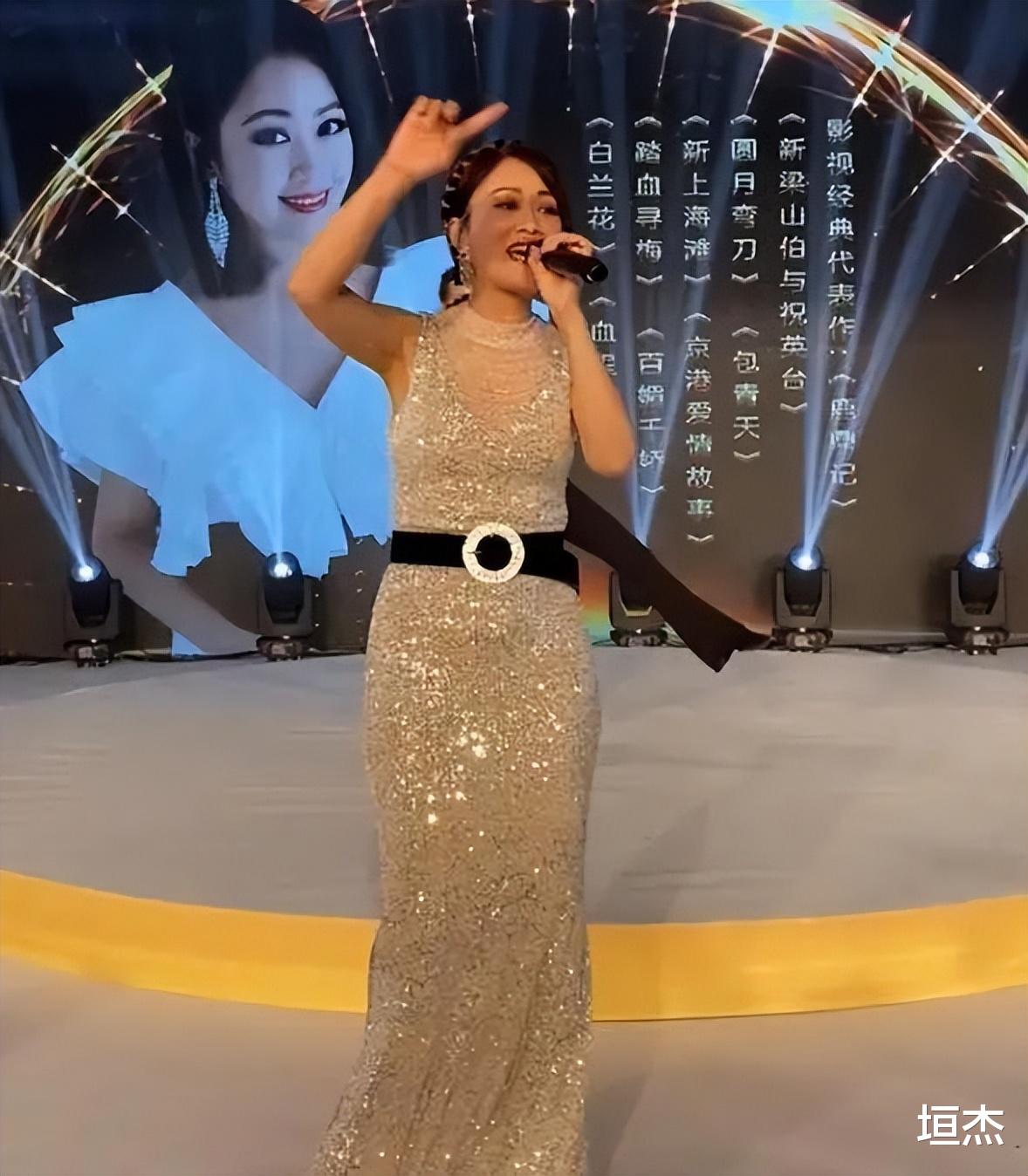 香港小姐|“风光不再”的港姐现状：有人抵押皇冠还巨债，还有人菜市场摆摊