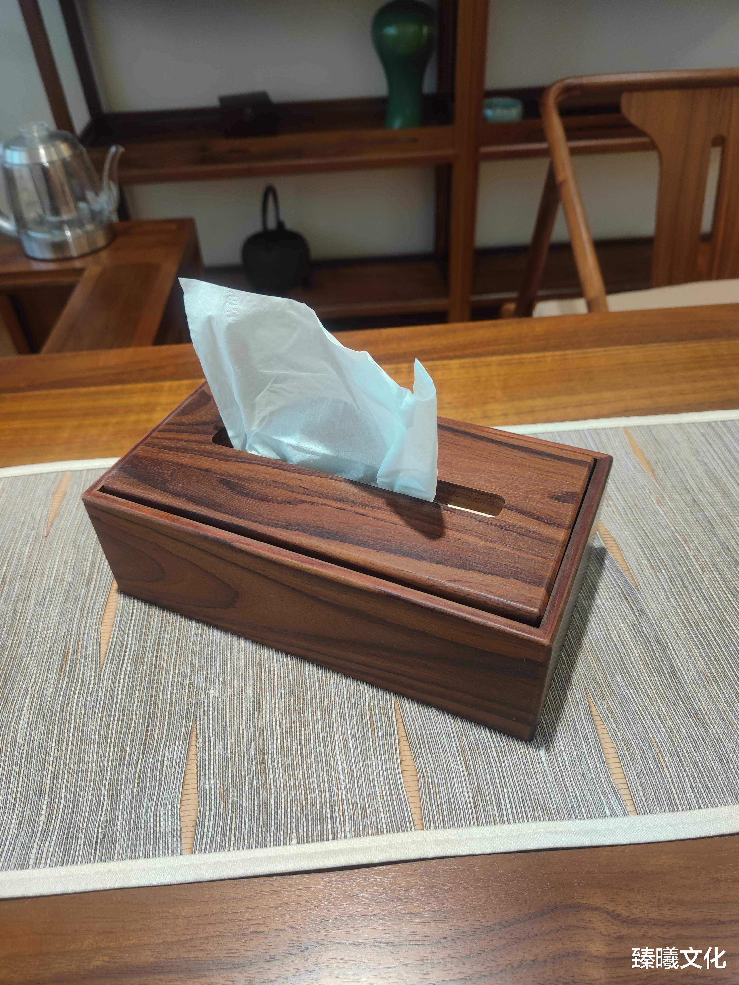 聪明的女主人都知道，精致的实木小件能提升生活的品味