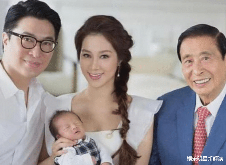 豪门|比梁洛施好命?嫁豪门产4子地位高,与李家诚站C位显贵气