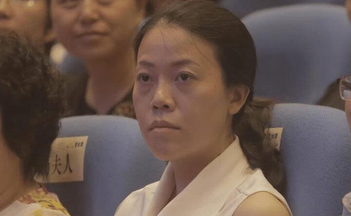 25岁坐拥千亿家产,连续七次登中国女首富榜!