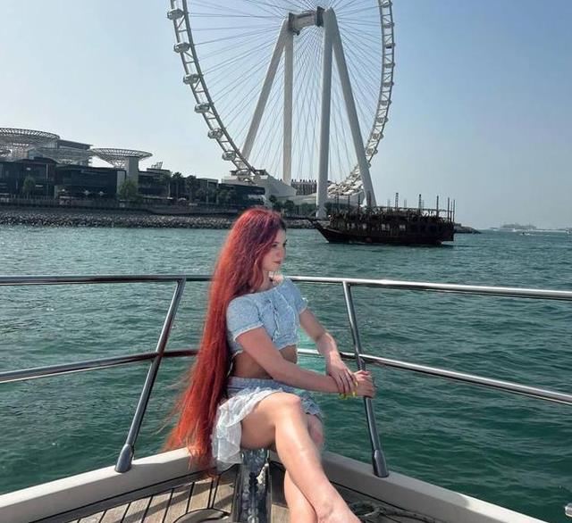 特鲁索娃|特鲁索娃官宣恋情，二人甜蜜相拥公开示爱，男友身高1米68不相配