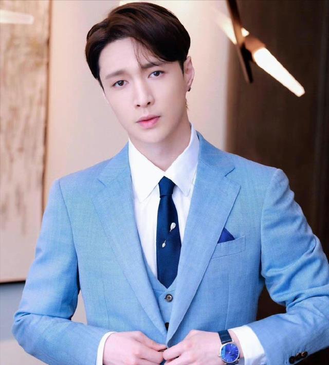 张艺兴|一瓶十年陈酿,闻不到美酒飘香