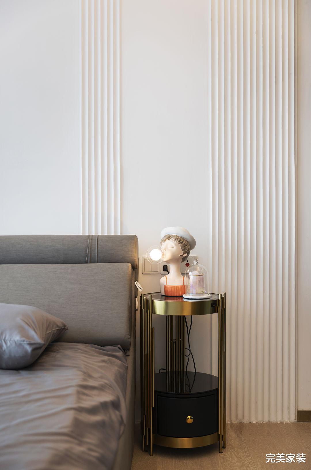 精装房实现空间升级，家里还有超大电竞房，享受不出门的快乐