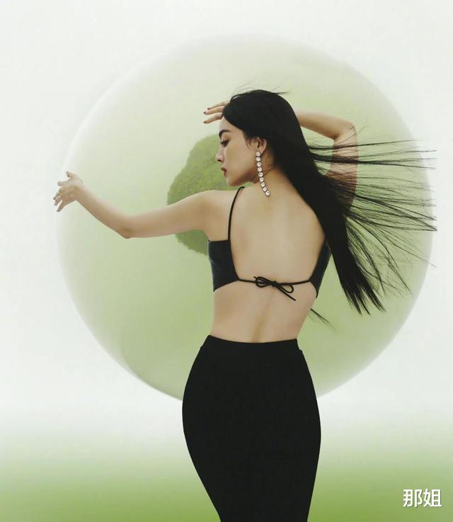 赵丽颖|赵丽颖最新时尚大片糊了，网友：她跟杨幂好像