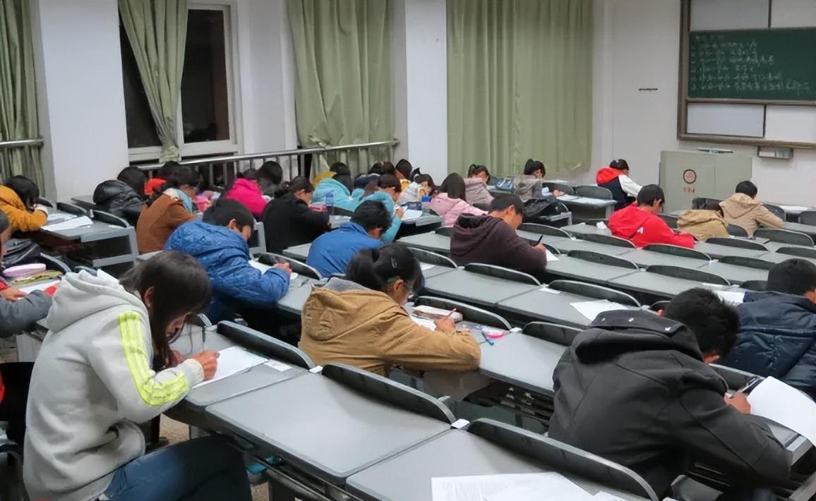 英语四六级考试再出“新规”，不满足条件无法报考，学生要注意