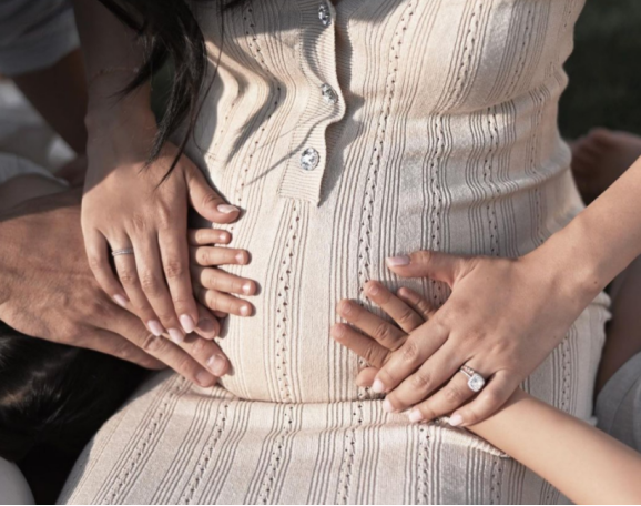 吴雨霏|人气女歌手秘密生下3胎！晒素颜产后肌肤水嫩，宝宝长相曝光