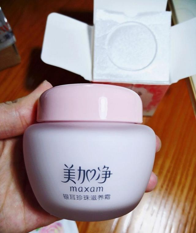 高校 护肤品也太卷了!现在都开始用老国货,包装丑但效果好,值得推广