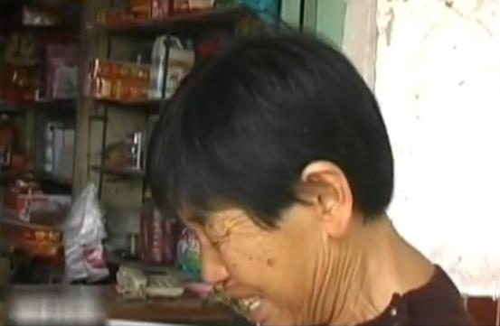 妻子消失30年,儿子为寻母车祸离世,家里土地征收突然回来求复合