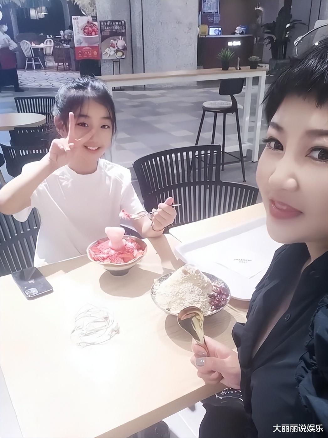 杨树林|胖丫出狱之后首次晒女儿！长相酷似爸爸杨树林，文案透露夫妻已离婚？