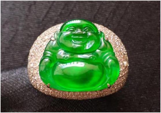 翡翠|价值1.6亿的翡翠帝王绿首饰，涨了八千万却没人买，什么情况？