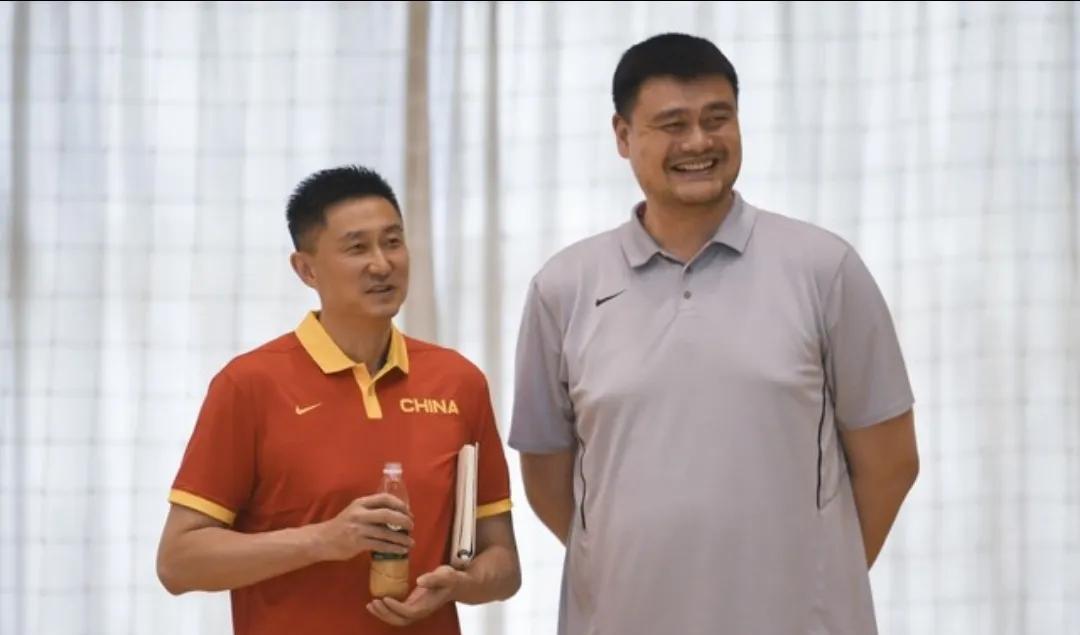 姚明|CBA迎来地震巨变！姚明出手限制冠名权，两球队或被逼解散