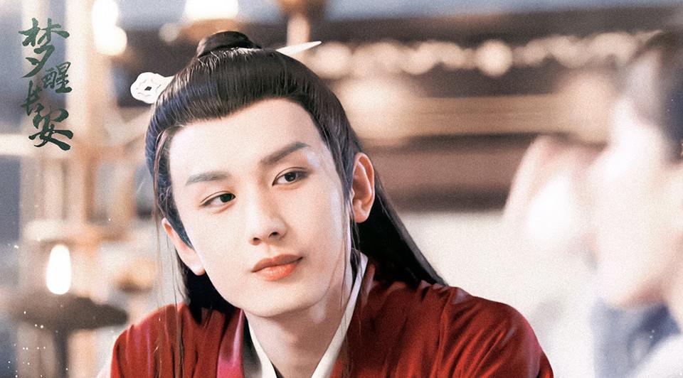 肖战|网路提及“古装美男”TOP 10：龚俊客行第六，肖战魏无羡竟才第五