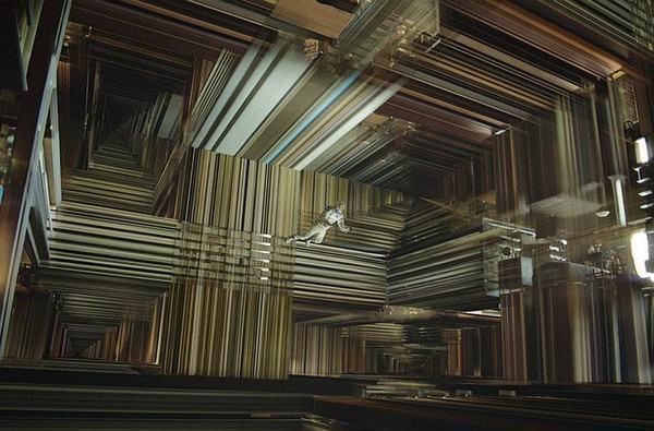 物理学角度剖析科幻片:引力真的可以穿越时空吗?