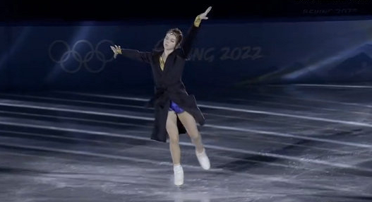 古力娜扎|太美了!特鲁索娃变装神奇女侠,演绎经典蟹步,不愧是无冕之王