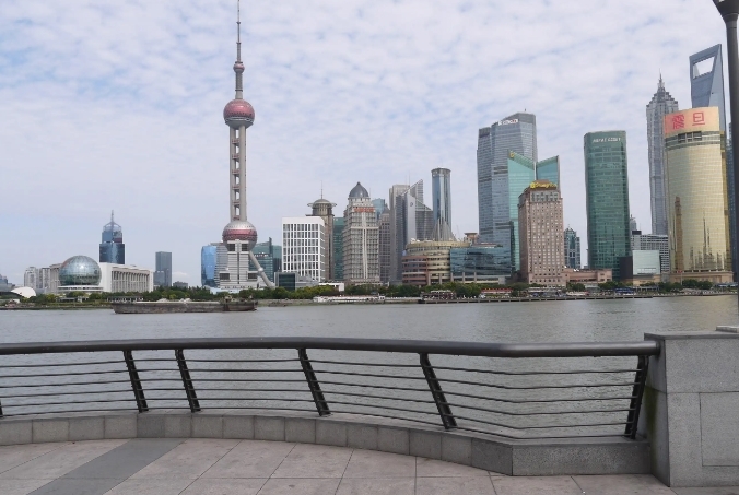 外滩|外滩和陆家嘴要去,到黄浦江对岸坐东昌路渡轮,是渡轮不是游轮