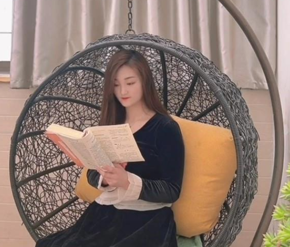 陈亚男|陈亚男卷土重来，新视频风格转变，打造人设翻车，评论区吐槽一片