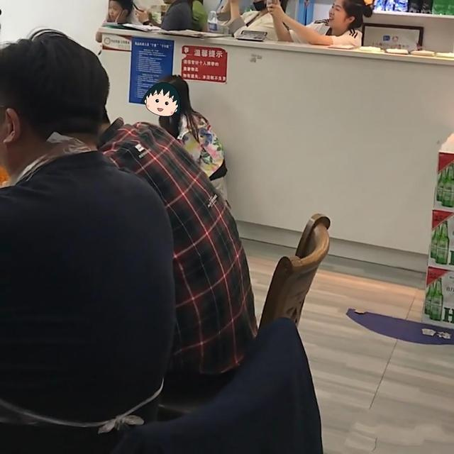 “丽春院”盛况重现?江苏一饭店请美女跳舞营助兴,现场座无虚席