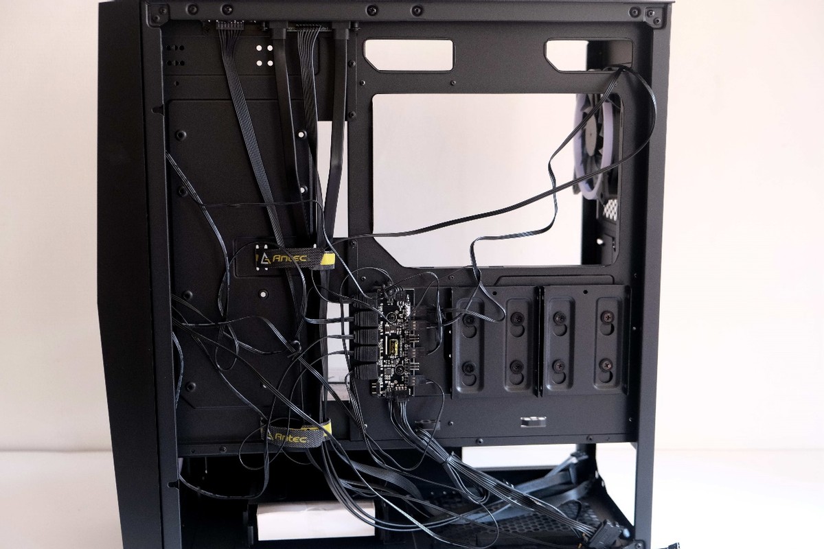 机箱|500以下的机箱不用挑！选安钛克DF800Flux就好，还送4把ARGB风扇