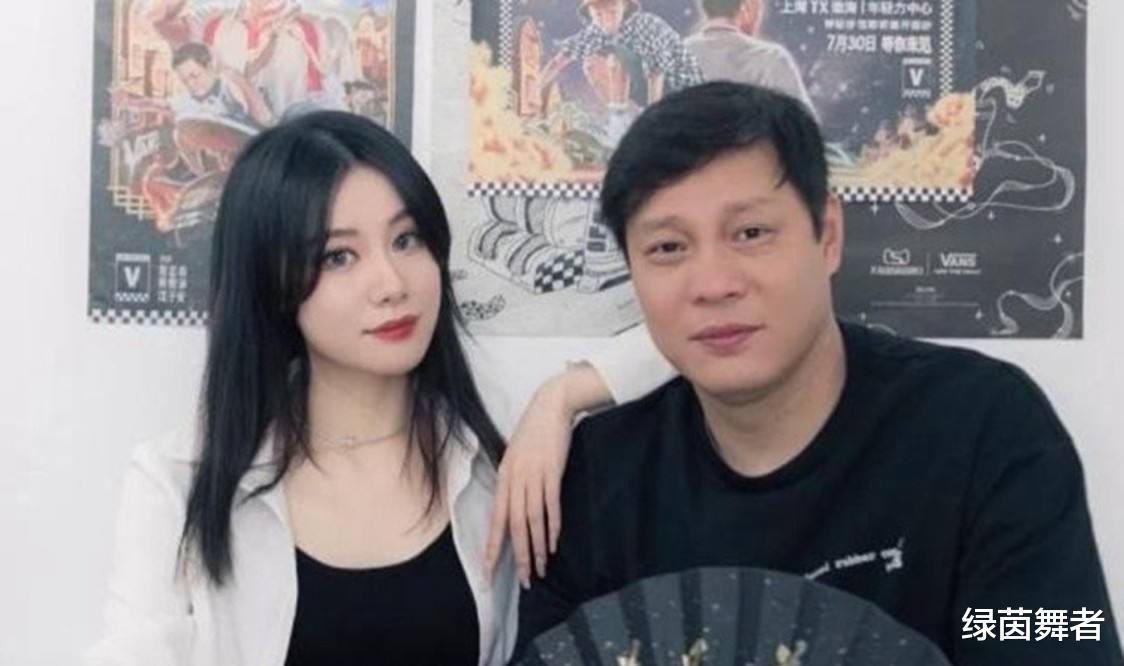 运动员|范志毅女儿晒健身照，紧身衣勾勒完美身材，球迷喊话：让你爸带国足！