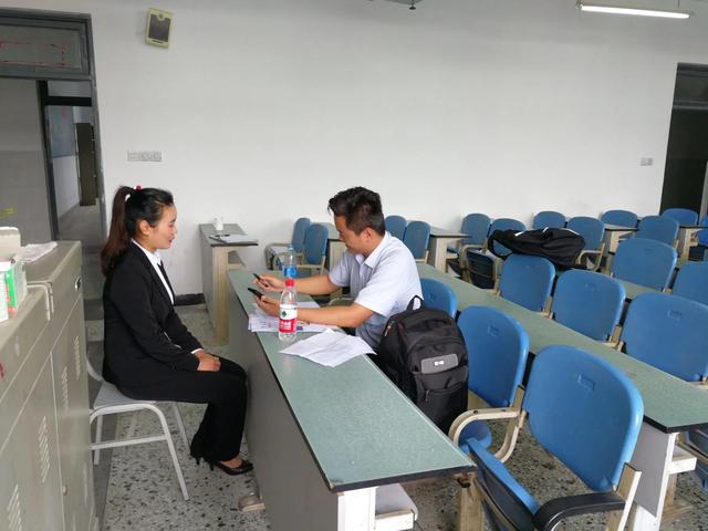 赵丽颖|职业发展遭遇天花板,超六成专科生月薪低于5000,背后原因是什么