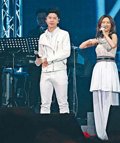 许廷铿|许廷铿:会唱歌的牙医,与同性友人公园狂吻,软件约男被曝全果照