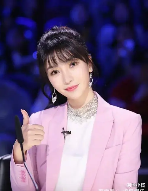 柳岩|41岁柳岩路人照被传，真实身材惹争议，网友：确定是本人？