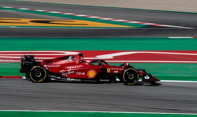 F1|F1季前测试第二日：法拉利圈速里程均霸榜，周冠宇首秀即快过队友