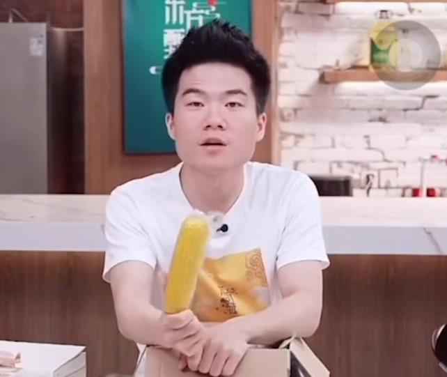 玉米|辛巴开撕董宇辉,内涵东方甄选卖玉米丧良心,董宇辉回应引热议