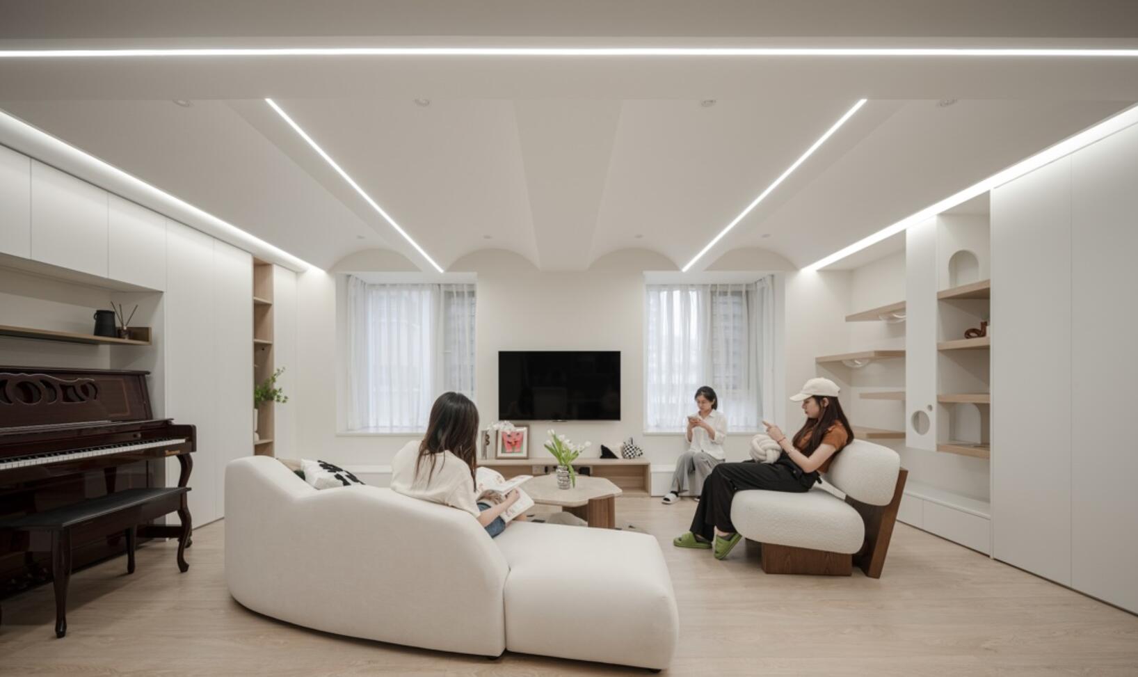 如果家里客厅大,建议做弧形吊顶,看她119㎡家,大气极了