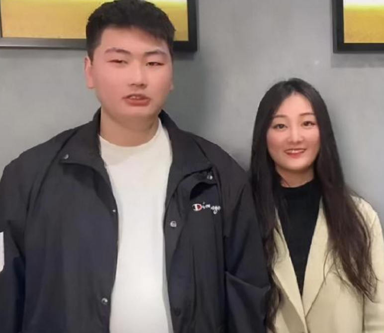 陈亚男|开窍了！朱小伟收拾婚房迎接新女友，女方颜值甩陈亚男3条街