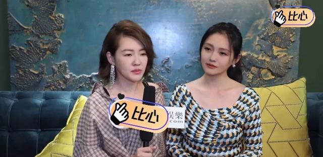 面粉 恢复单身的大S首次亮相，扎高马尾配印花连衣裙，状态好比25岁