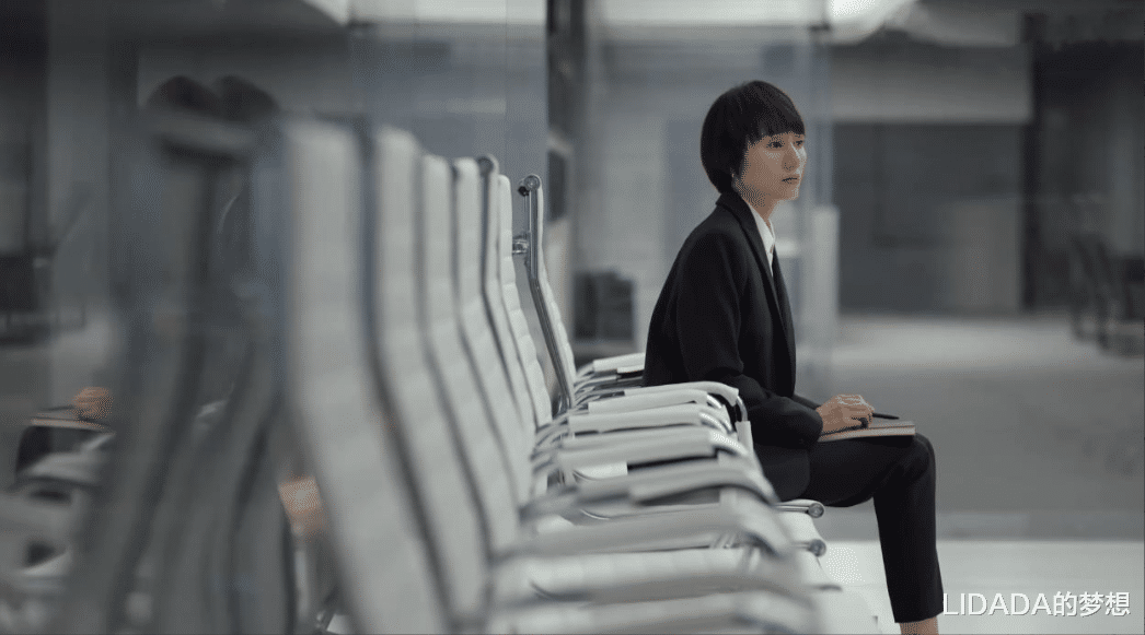 萧芳芳|《玫瑰之战》滤镜磨皮严重,四大玫瑰原本很惊艳,可惜全被毁了