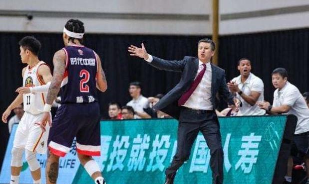 广州队|正式抵达国内！顶级外援加盟广州龙狮帮助郭士强冲击前四