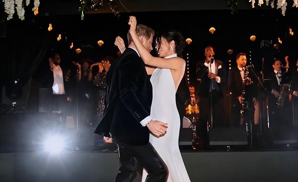 威廉王子|凯特身穿460英镑礼服,无视梅根1亿英镑打造的纪录片