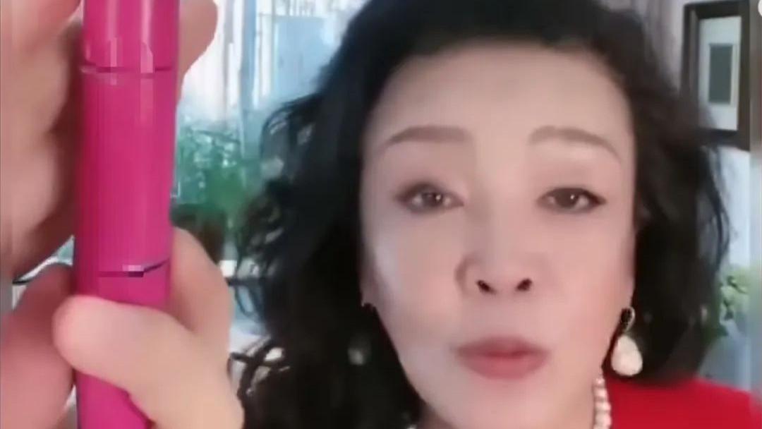 汪小菲|张颖颖疑正式向张兰宣战？聊天记录大骂恶心，随后辟谣汪小菲力挺