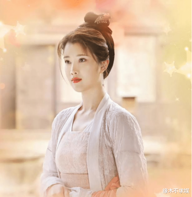 奚望|《唐诡》“轻红”飞天奖红毯，美到让人认不出！亲哥曾演烈火军校