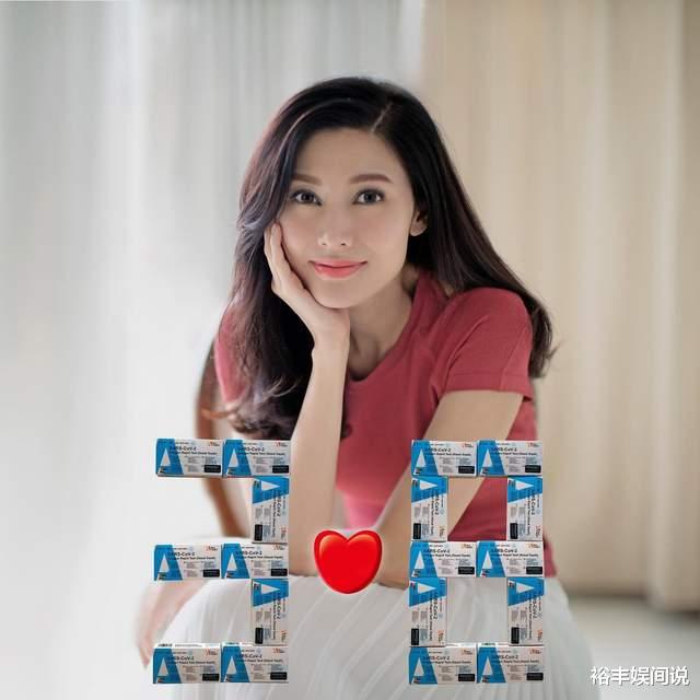 李嘉欣|李嘉欣分享旧照悼念好友!珍贵私照曝光,少女感满满青春气息浓厚