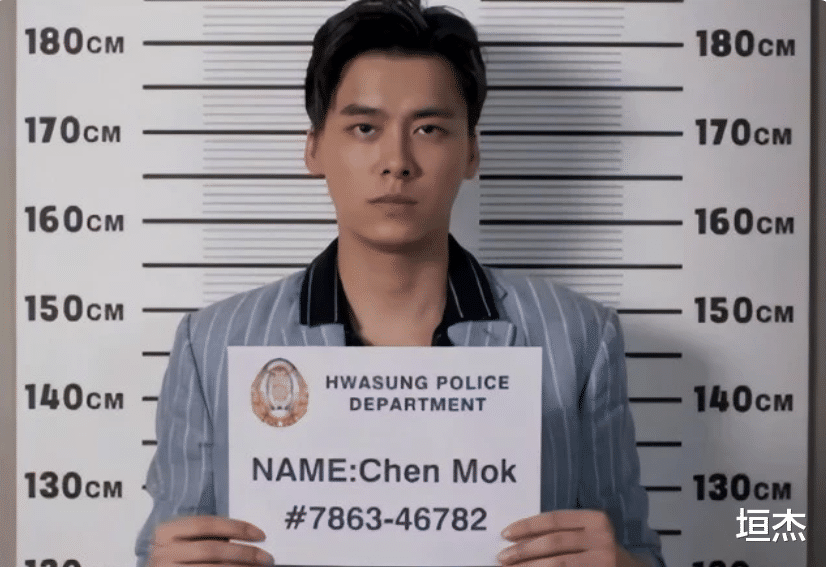 李易峰|中秋节娱乐圈真热闹!嫖娼、快男开撕、被猥亵等,大瓜还在继续