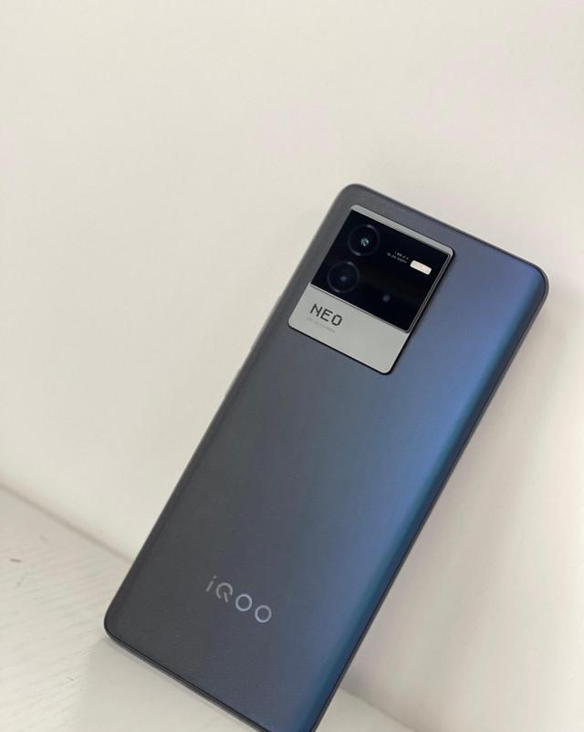 iqoo8|iqoo8和iqooneo6哪个值得买？哪个好？