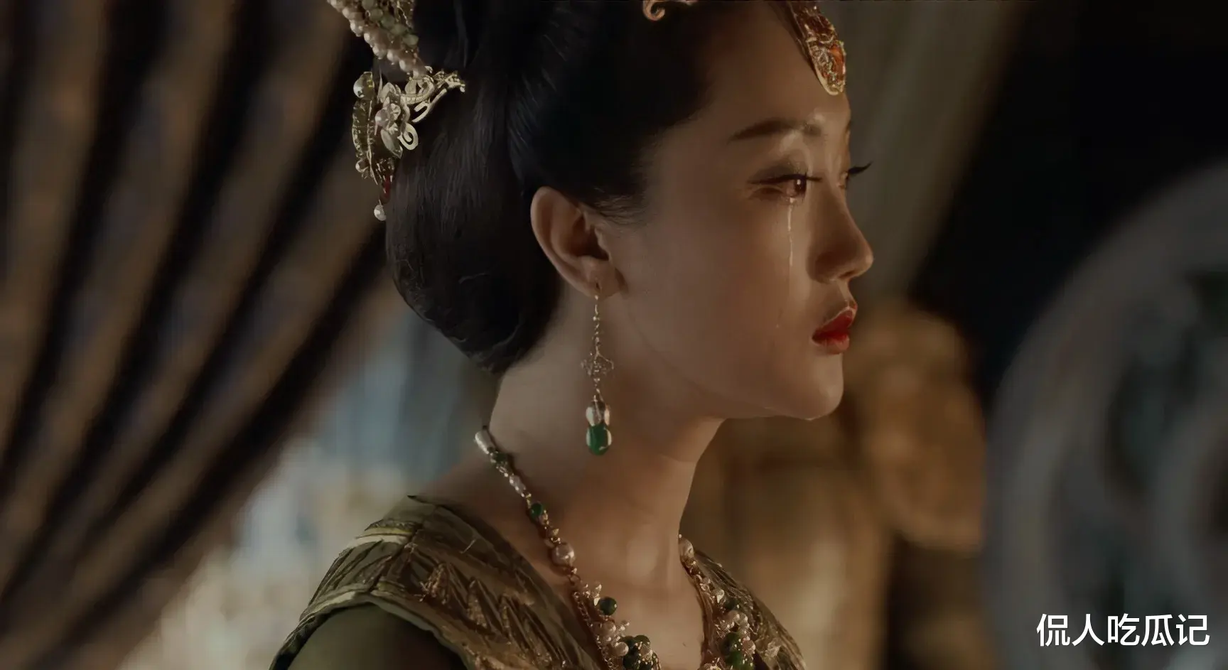 张瑶|张瑶:做歌手被央视捧,做演员被贵人捧,逼婚高富帅,真是个狠人