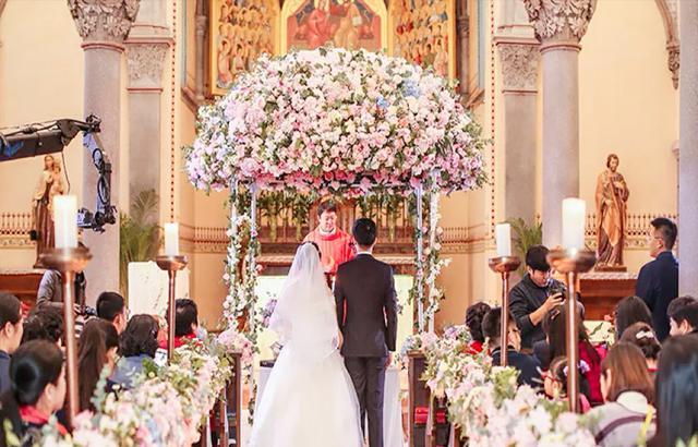 28岁儿子结婚,51岁妈妈被错当成新娘,当事人首次披露细节和真相