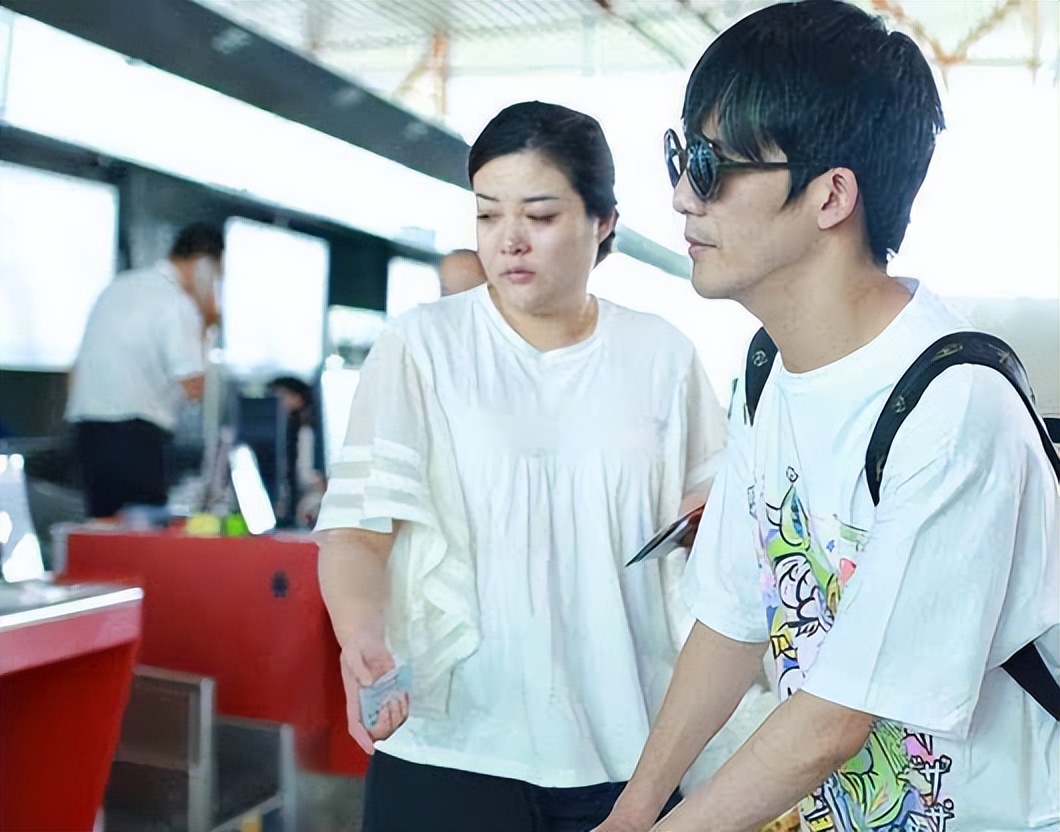 胡歌|胡歌娶经纪人很正常，除了他还有5位男星这么做，张丹峰悬崖勒马