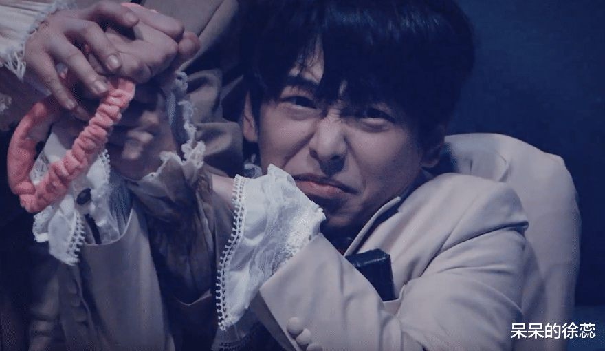 彭昱畅|吓到滑跪的彭昱畅,是《密逃4》挖到的宝,网友:花钱看他哭!