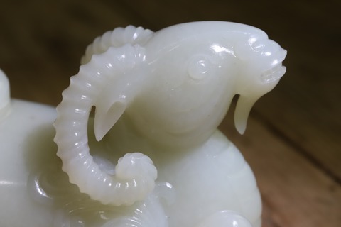 和田玉籽料|和田玉籽料“子母羊 水盂”.