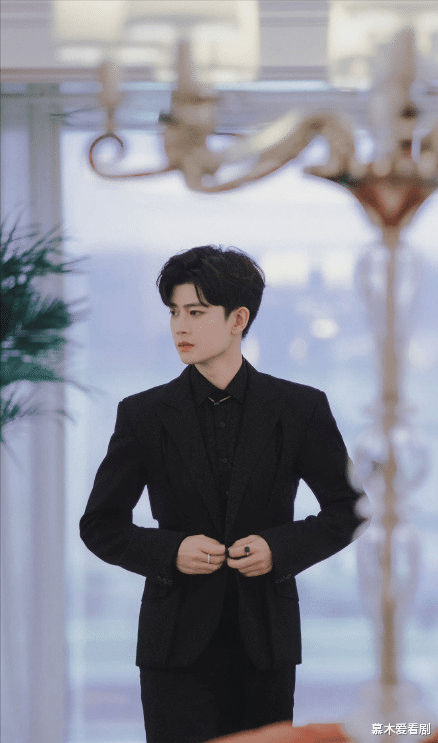 Angelababy|任嘉伦新剧低调开机，搭档的女主却备受争议，网友：这剧要火了