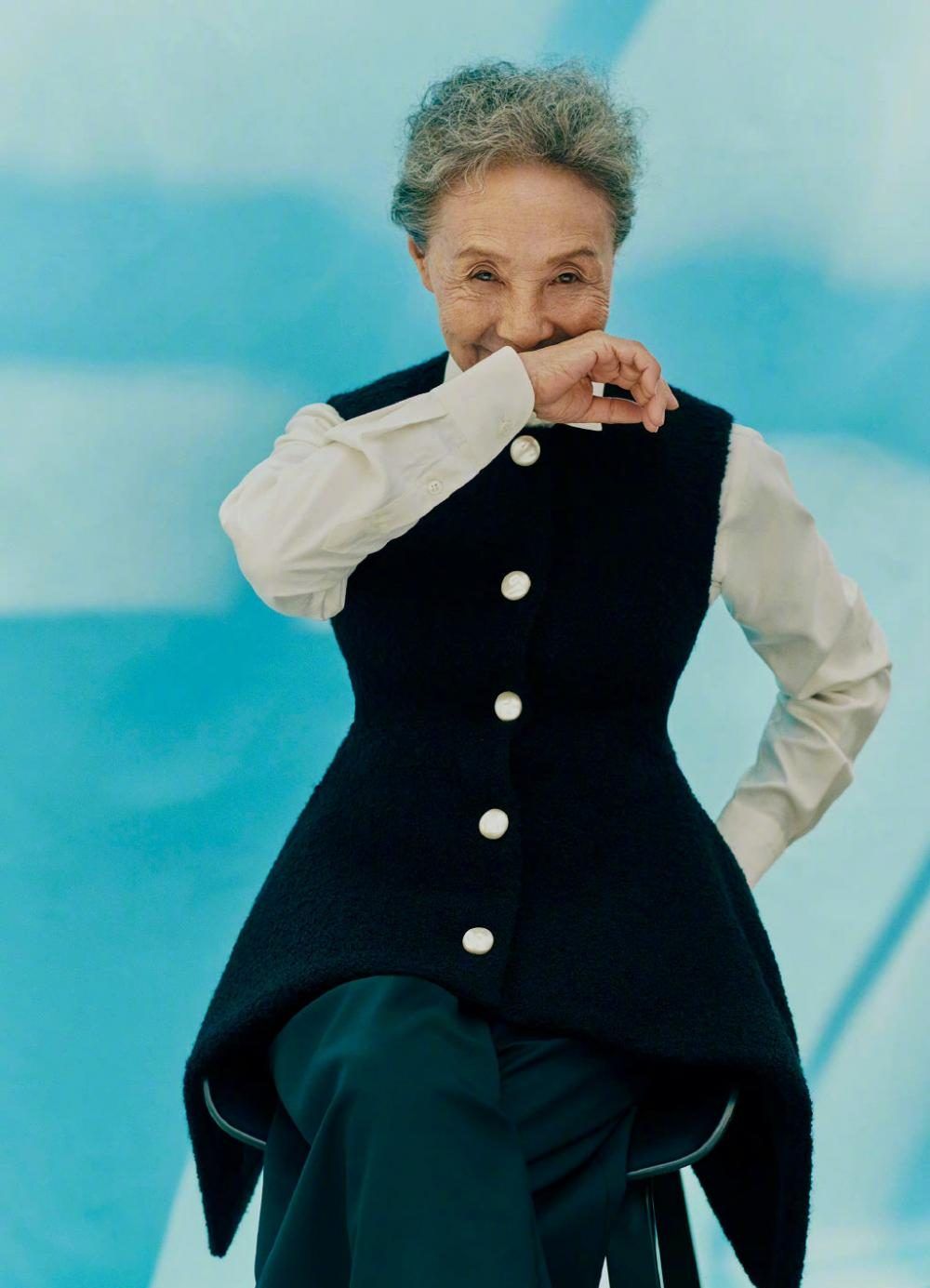 吴彦姝 84岁的吴彦姝奶奶凭实力爆红，不装嫩不整容，连皱纹都是美的