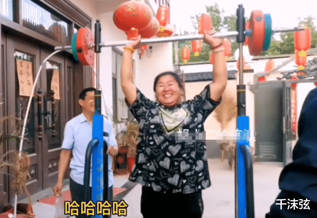 陈萌 陈萌要求大衣哥全家减肥，花2w买健身器材！网友：口气好大