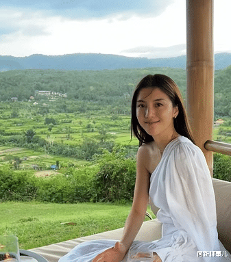 巴厘岛|吴千语在巴厘岛游玩，和男朋友格外恩爱甜蜜，惹人羡慕