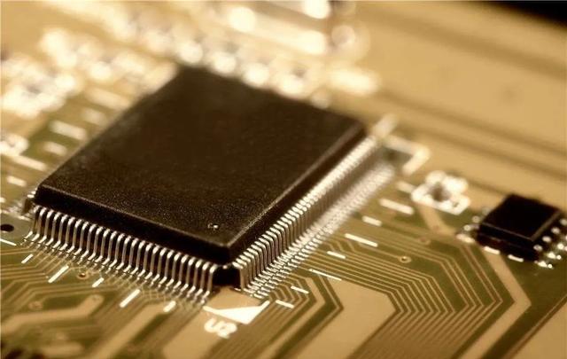 芯片|终于,安卓手机不再拼摄像头数量了